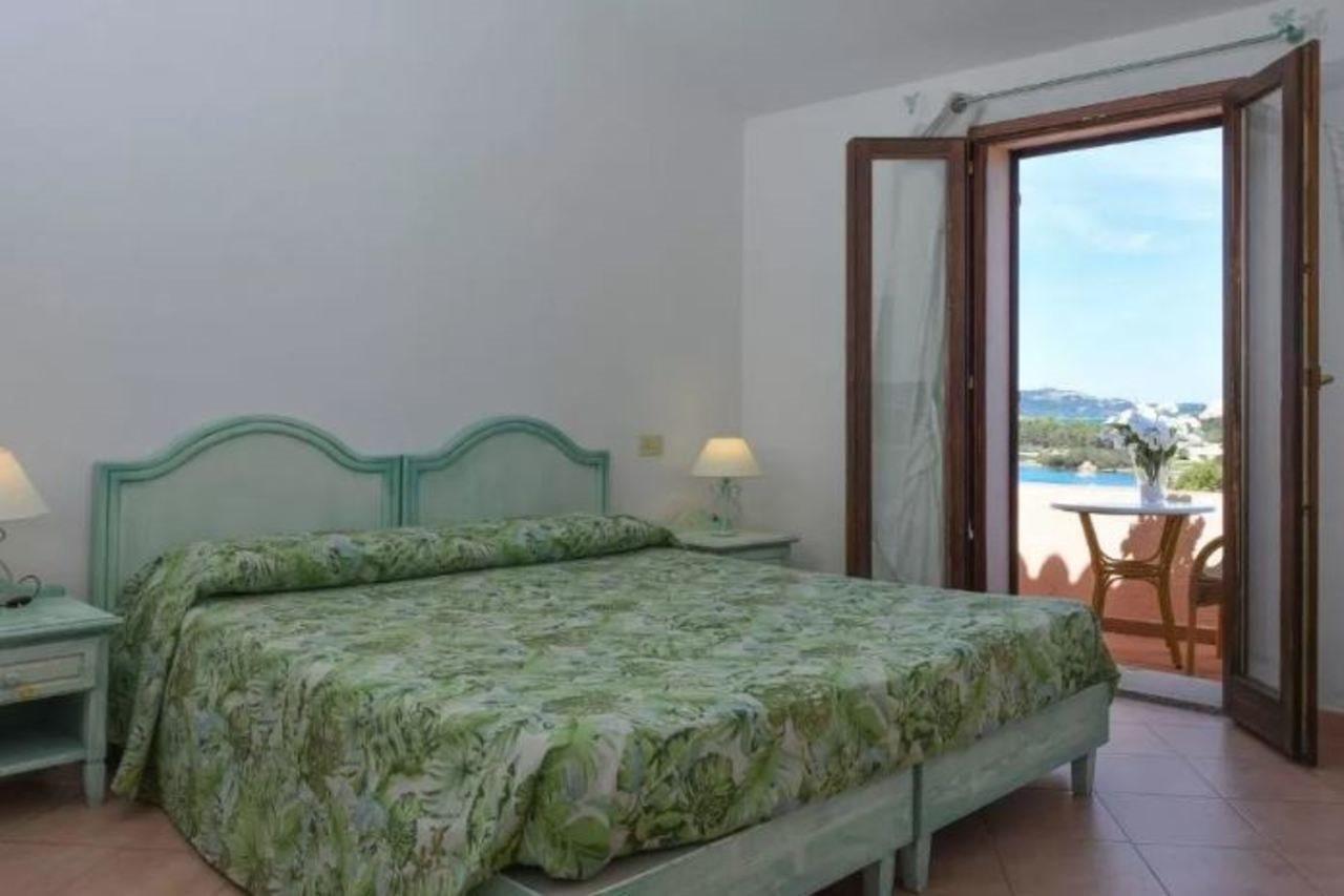 Godo Beach Hotel Baja Sardinia Exterior photo