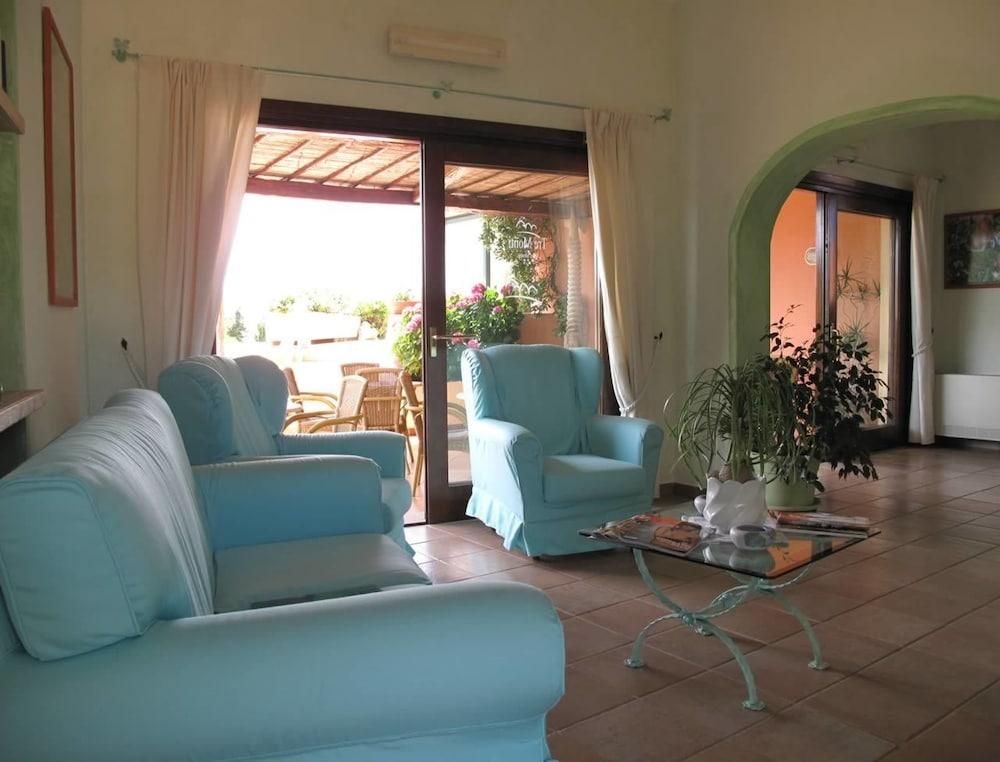 Godo Beach Hotel Baja Sardinia Exterior photo