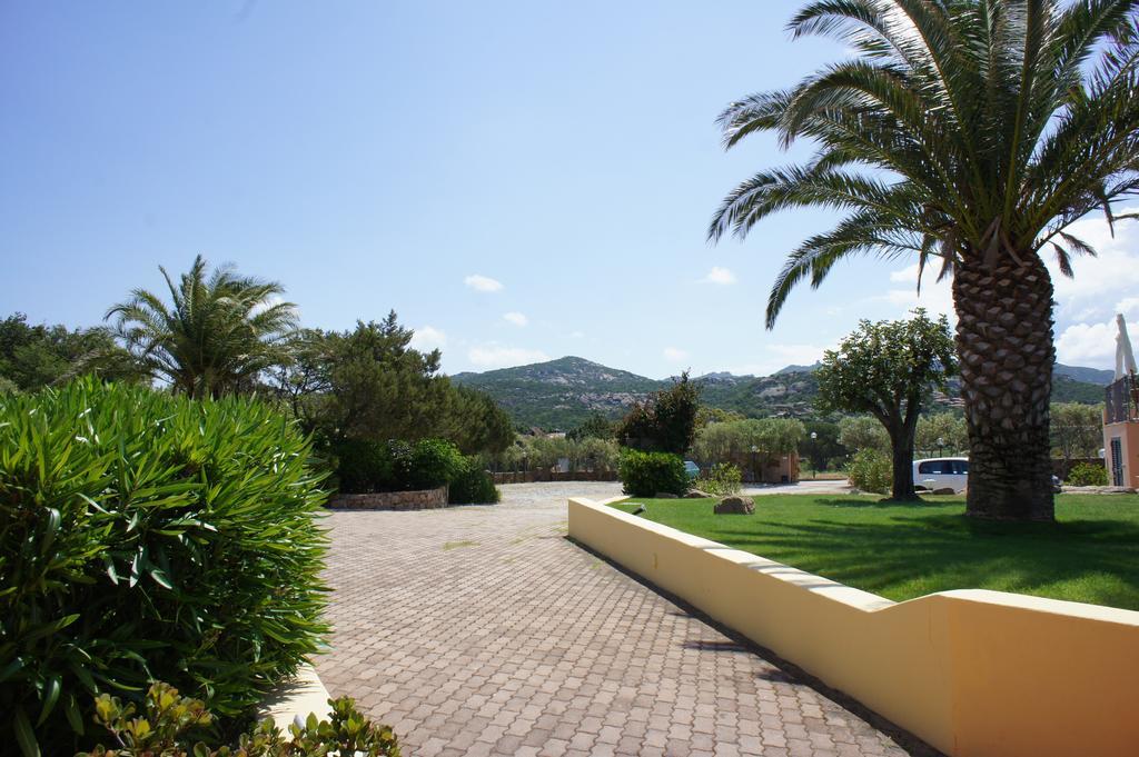 Godo Beach Hotel Baja Sardinia Exterior photo