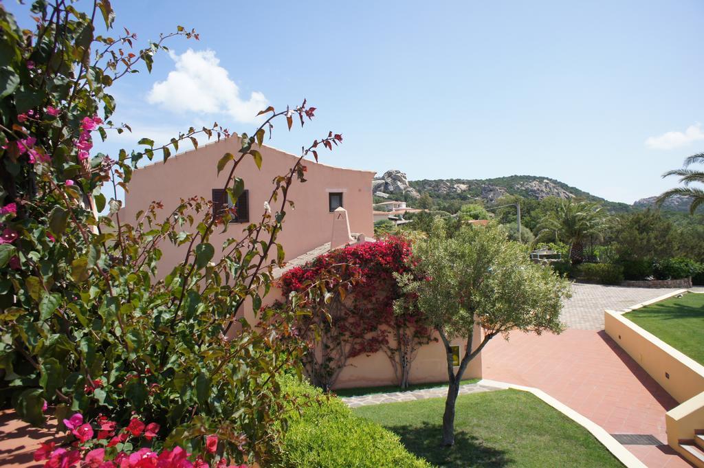 Godo Beach Hotel Baja Sardinia Exterior photo