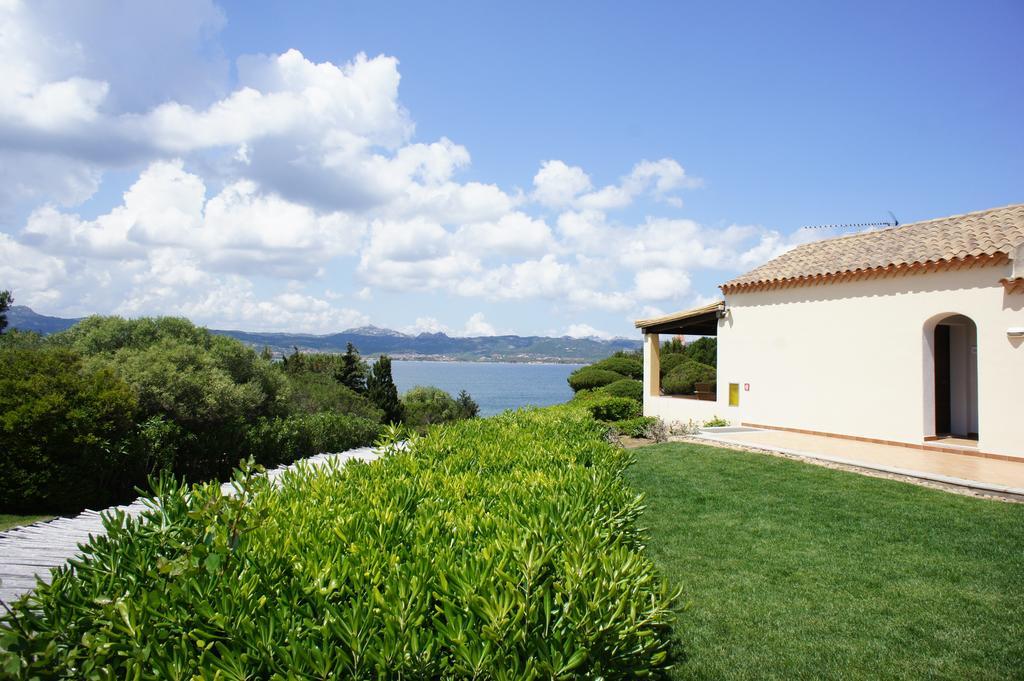 Godo Beach Hotel Baja Sardinia Exterior photo