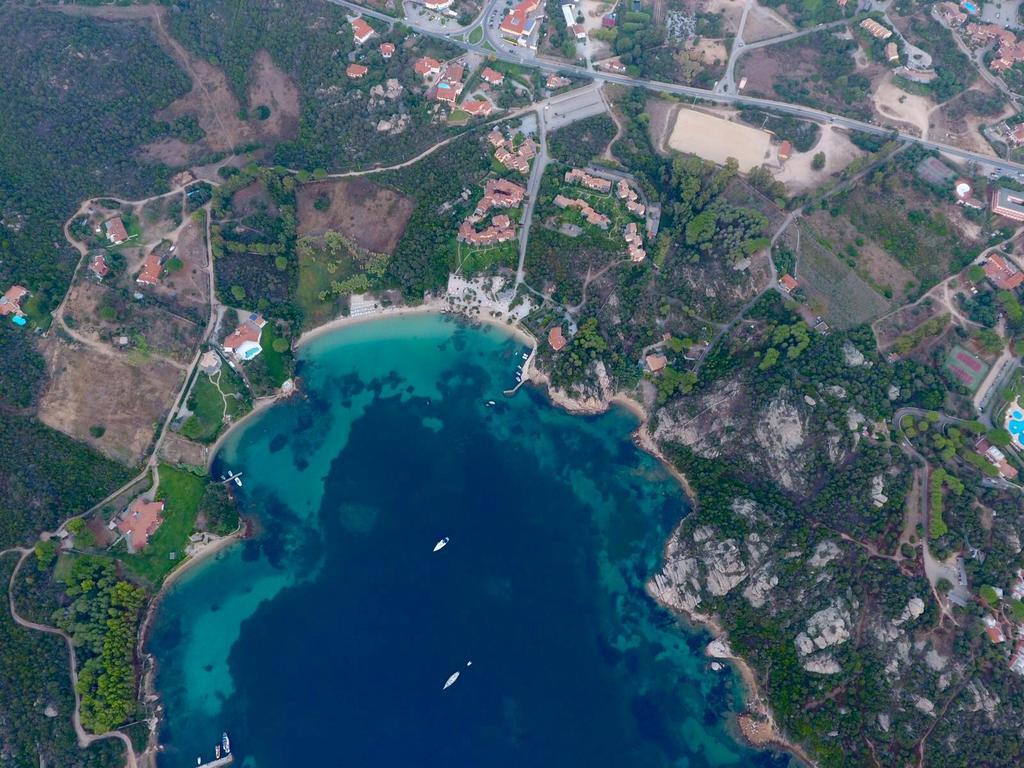 Godo Beach Hotel Baja Sardinia Exterior photo