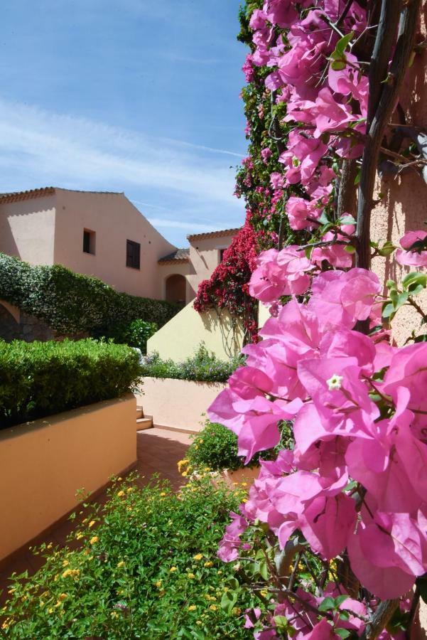 Godo Beach Hotel Baja Sardinia Exterior photo
